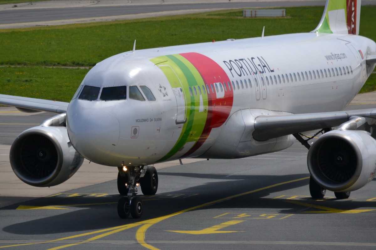 CS-TNG TAP - Air Portugal Airbus A320-214   gelandet in Schönefeld 17.04.2014