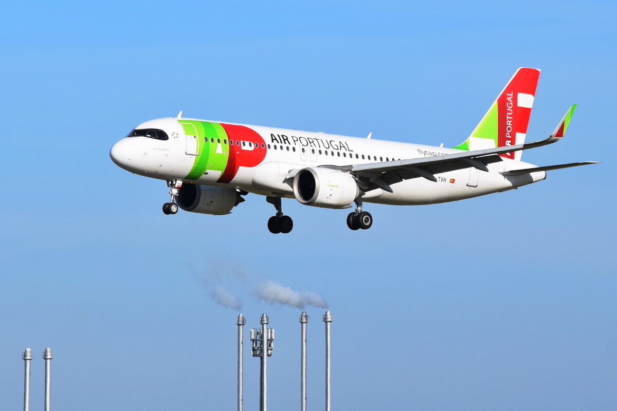 CS-TVH , TAP - Air Portugal , Airbus A320-251N , 24.10. 2021 , Berlin-Brandenburg  Willy Brandt  , BER 