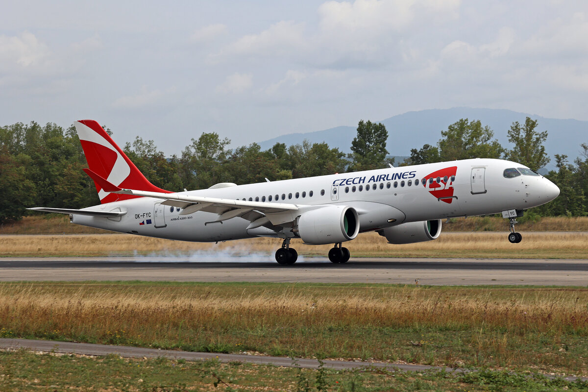 CSA Czech Airlines (Operated by SmartWings), OK-FYC, Airbus A220-371, msn: 55347, 27.Juli 2025, BSL Basel - Mülhausen, Switzerland.