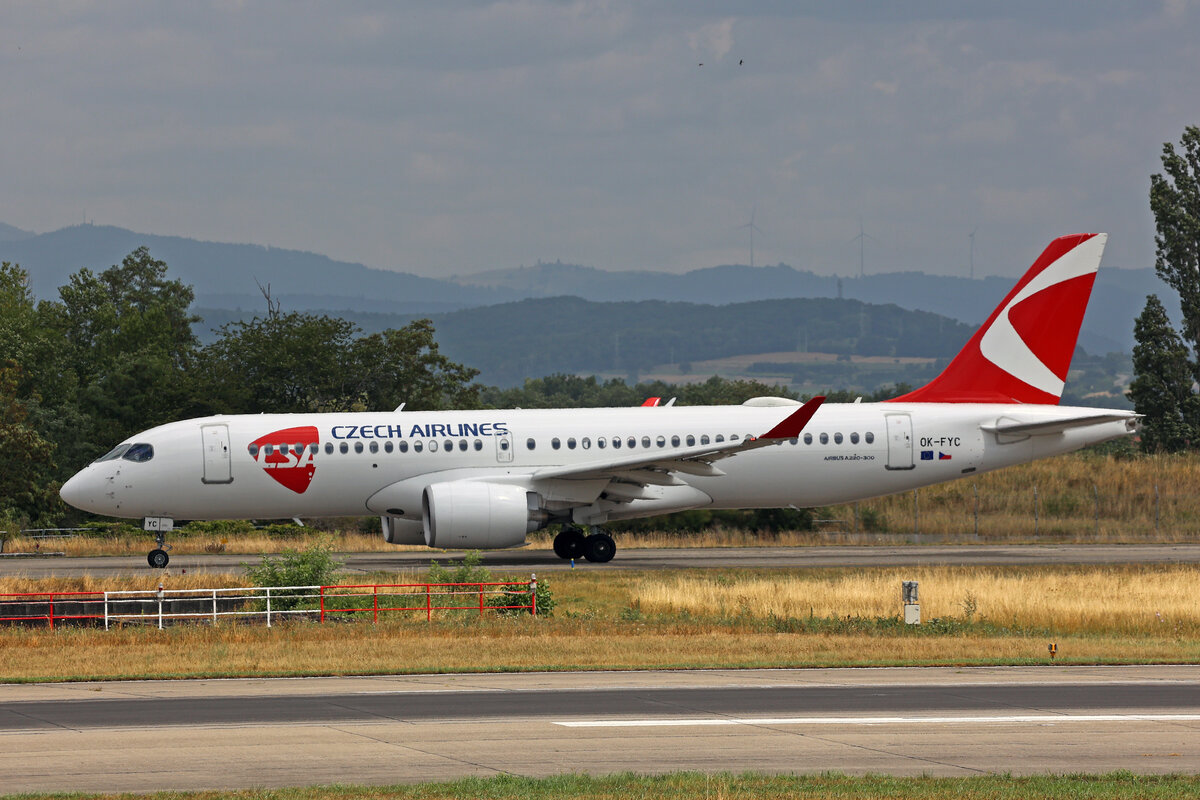 CSA Czech Airlines (Operated by SmartWings), OK-FYC, Airbus A220-371, msn: 55347, 27.Juli 2025, BSL Basel - Mülhausen, Switzerland.