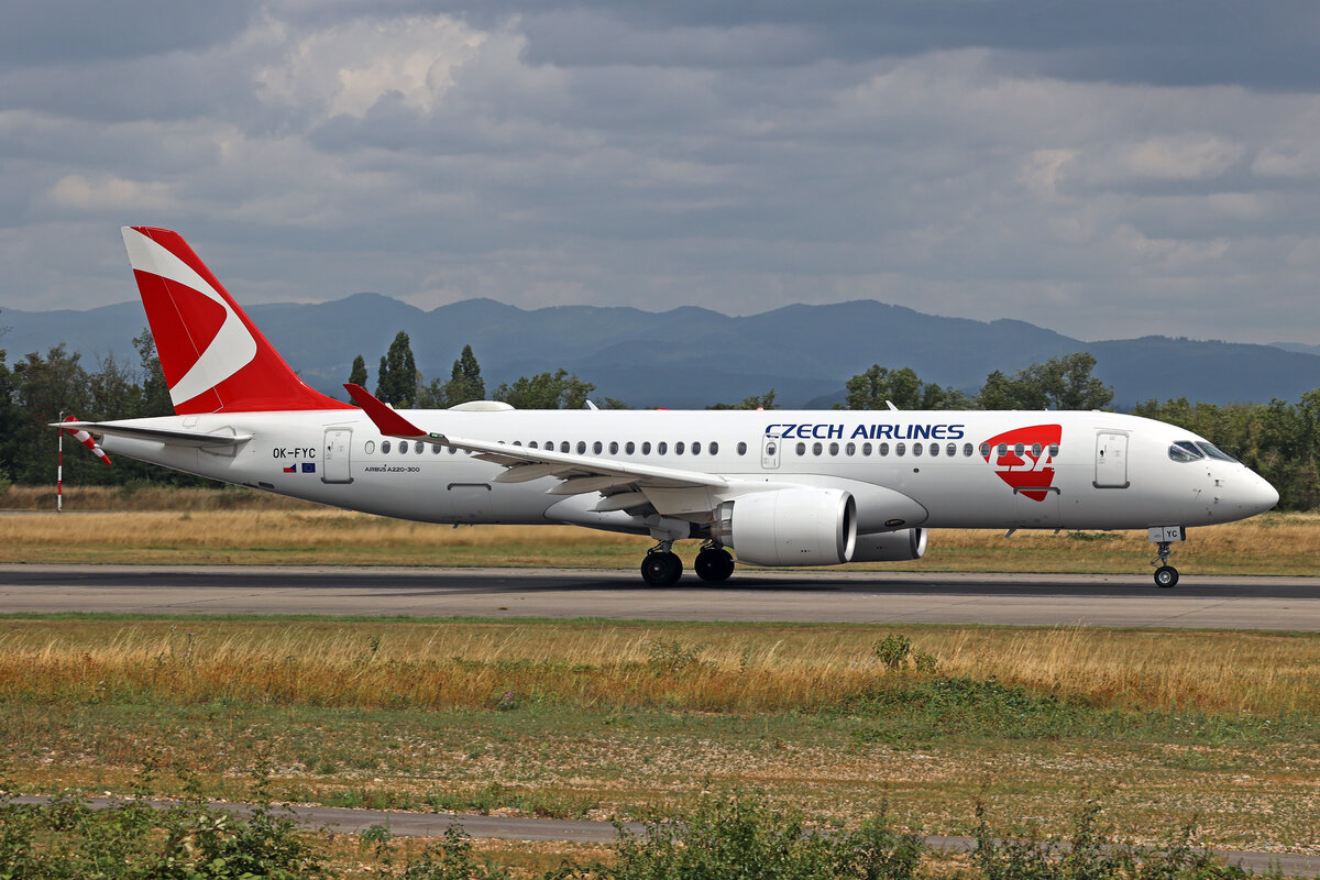 CSA Czech Airlines (Operated by SmartWings), OK-FYC, Airbus A220-371, msn: 55347, 27.Juli 2025, BSL Basel - Mülhausen, Switzerland.