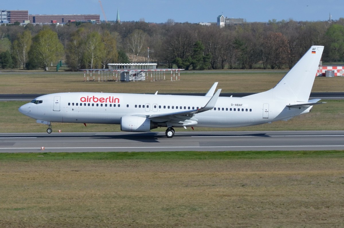 D-ABAF Air Berlin Boeing 737-86J(WL)  beim Start in Tegel am 16.04.2015