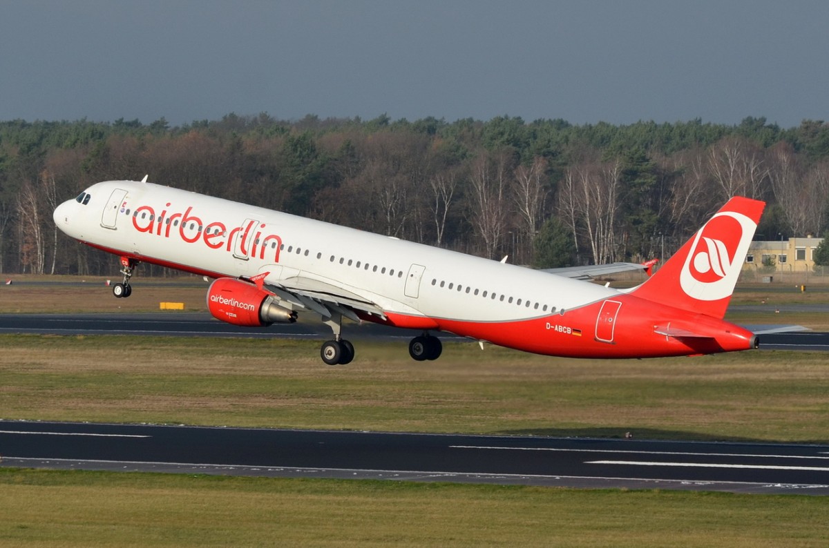 D-ABCB Air Berlin Airbus A321-211   gestartet am 24.11.2015 in Tegel