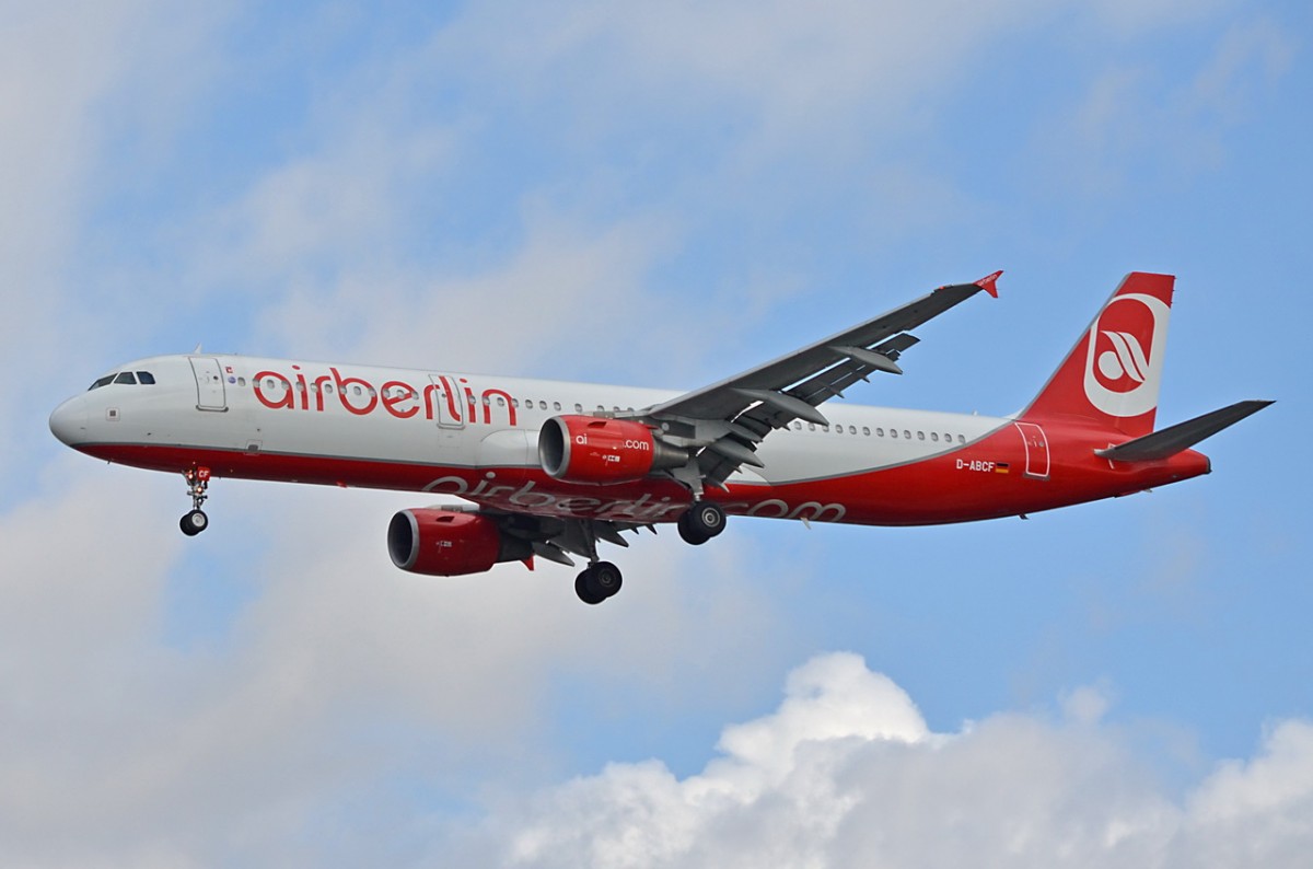 D-ABCF Air Berlin Airbus A321-211   Landeanflug Tegel am 03.03.2015