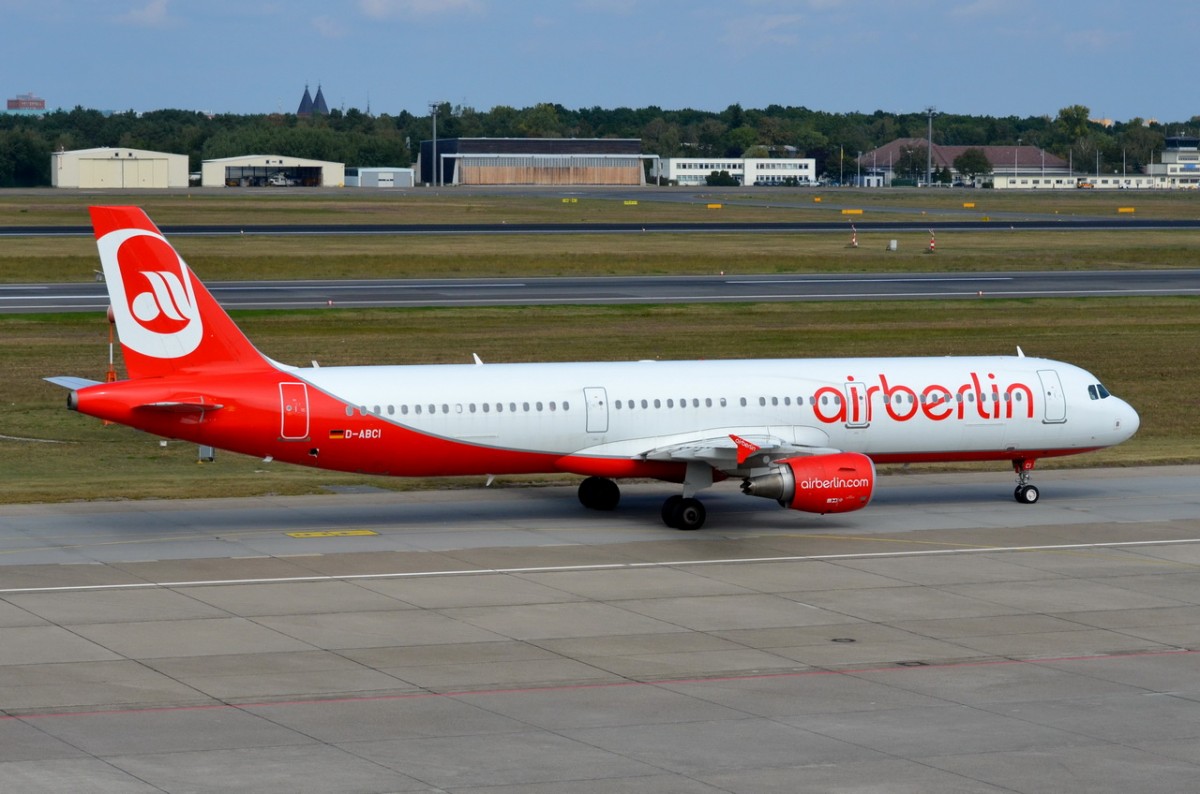 D-ABCI Air Berlin Airbus A321-211   in Tegel zum Start am 08.09.2014