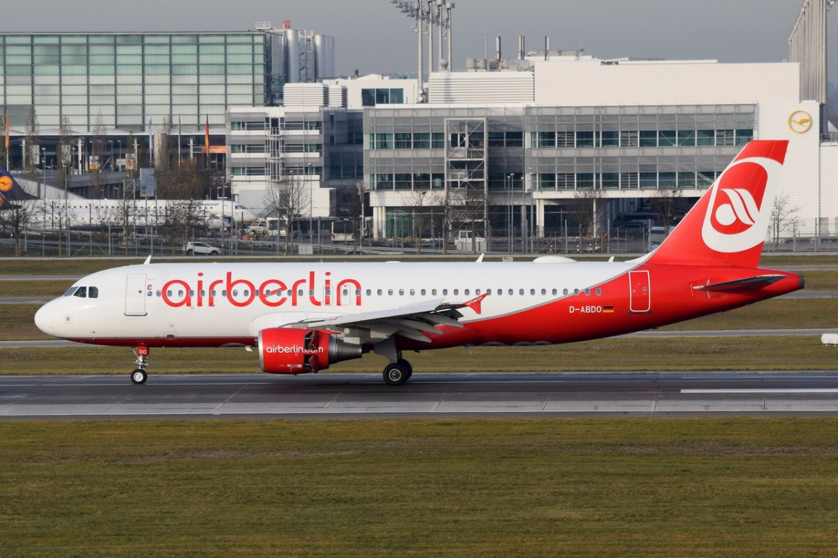 D-ABDO Air Berlin Airbus A320-214   gelandet am 11.12.2015 in München
