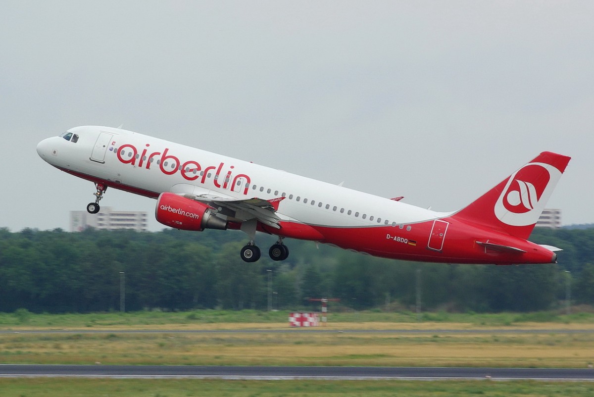 D-ABDQ Air Berlin Airbus A320-214   gestartet am 08.07.2015 in Tegel
