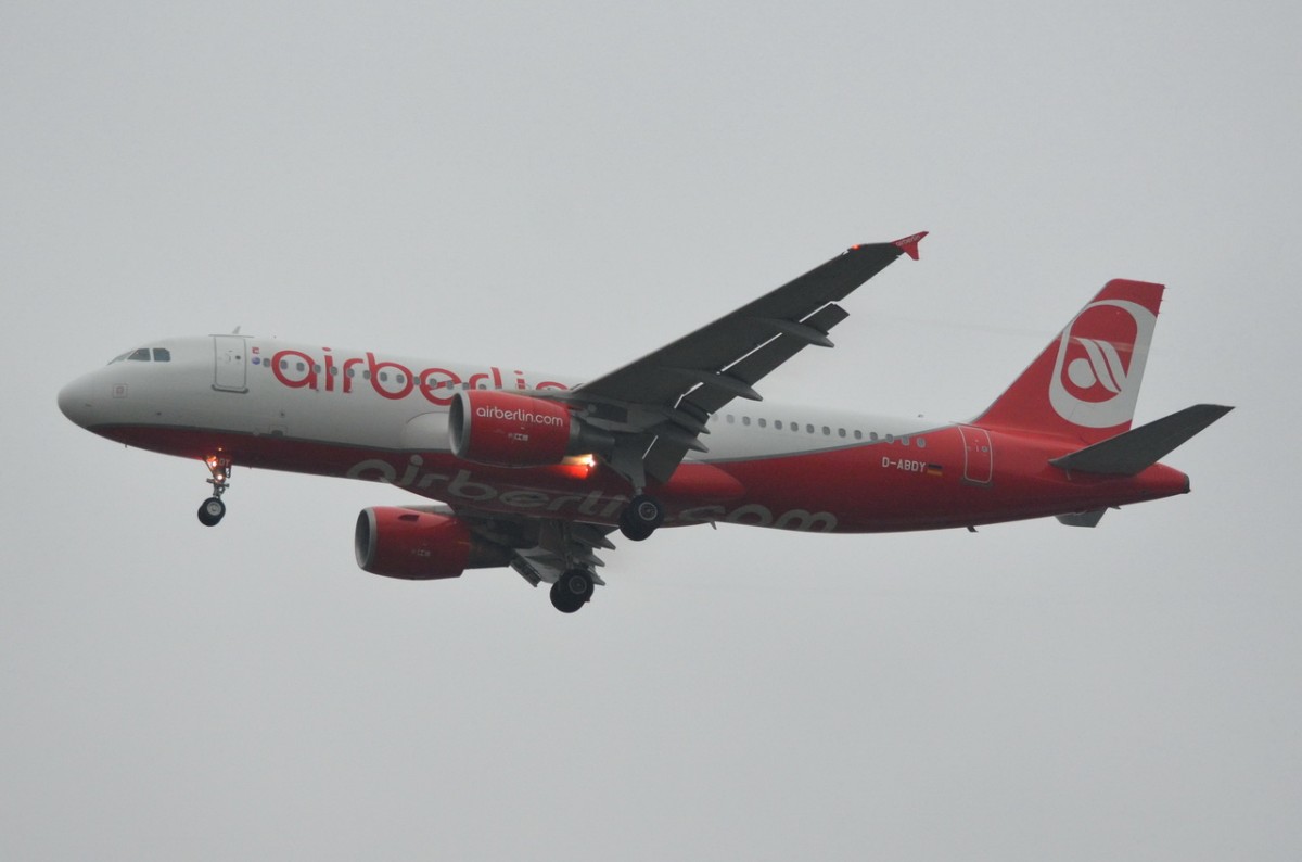 D-ABDY Air Berlin Airbus A320-214   Anflug auf Tegel am 13.11.2014
