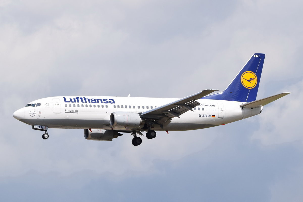 D-ABEN Lufthansa Boeing 737-330  Neubrandenburg  in Frankfurt am 06.08.2016 beim Anflug