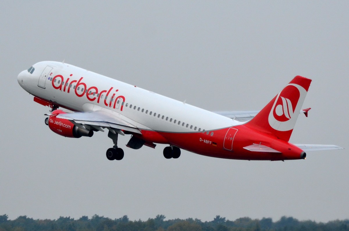 D-ABFF Air Berlin Airbus A320-214   am 14.10.2014 in Tegel gestartet