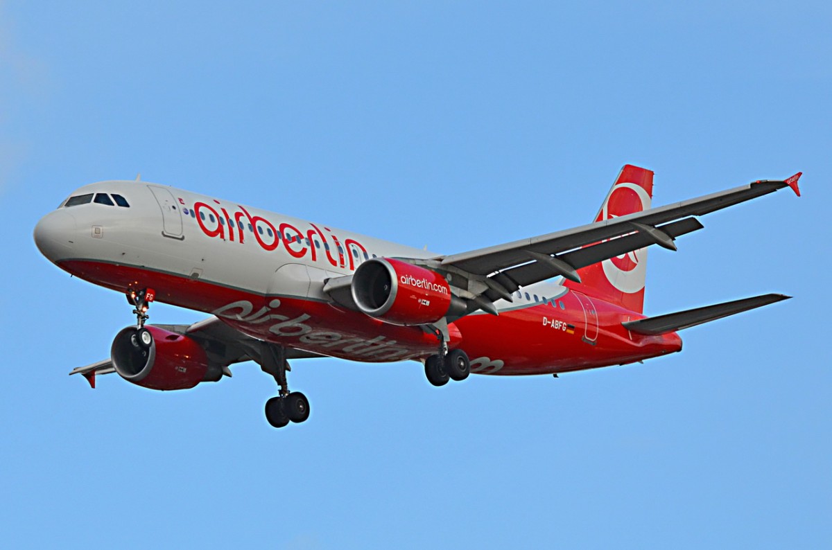 D-ABFG Air Berlin Airbus A320-214   Anflug auf Tegel am 29.01.2015