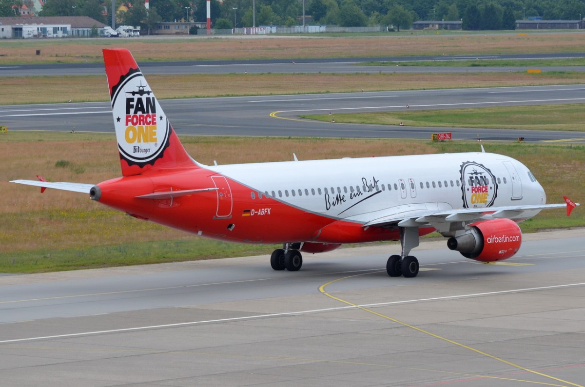 D-ABFK Air Berlin Airbus A320-214  in Tegel gelandet am 13.06.2014