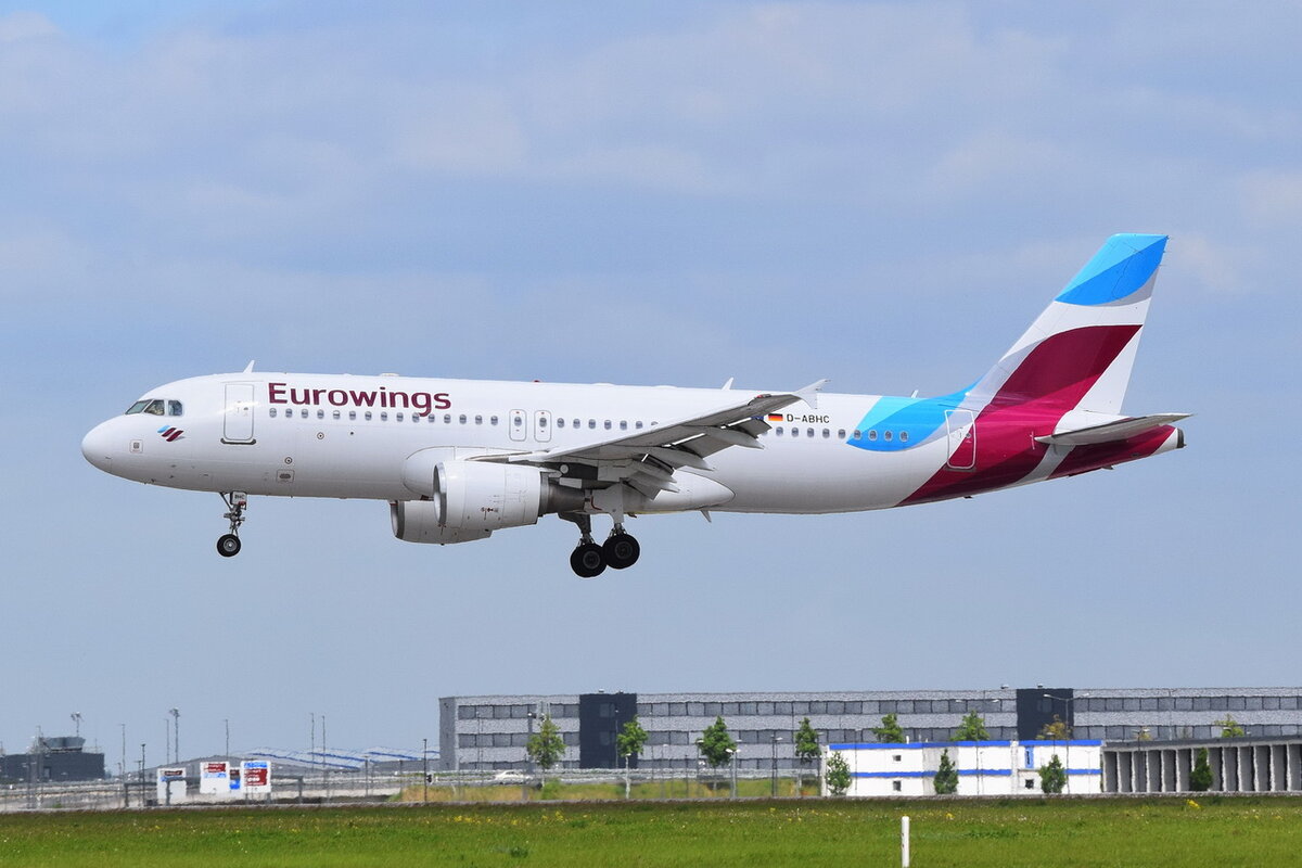D-ABHC , Eurowings , Airbus A320-214 , 14.05.2022 , Berlin-Brandenburg  Willy Brandt  , BER , 