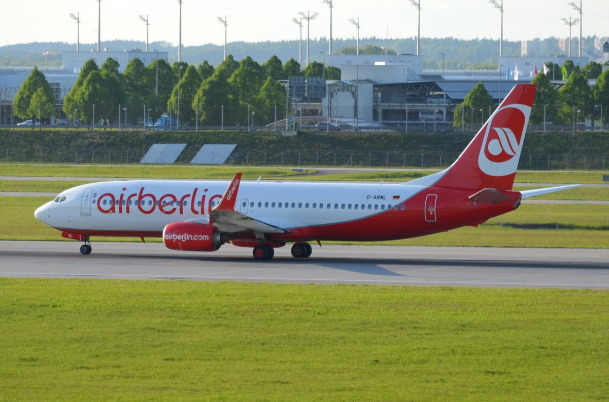 D-ABML Air Berlin Boeing 737-86J(WL) gelandet in München  10.05.2015