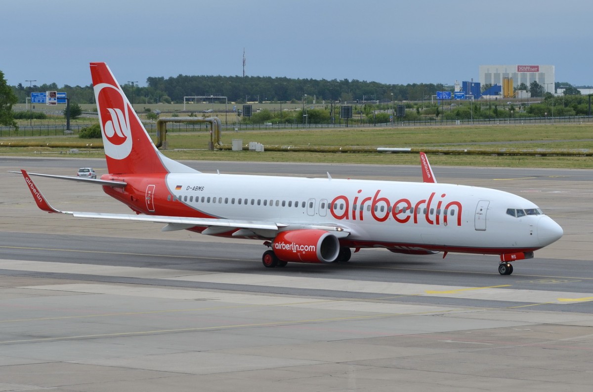 D-ABMS Air Berlin Boeing 737-86J(WL)  zum Start am 07.06.2015 in Schönefeld