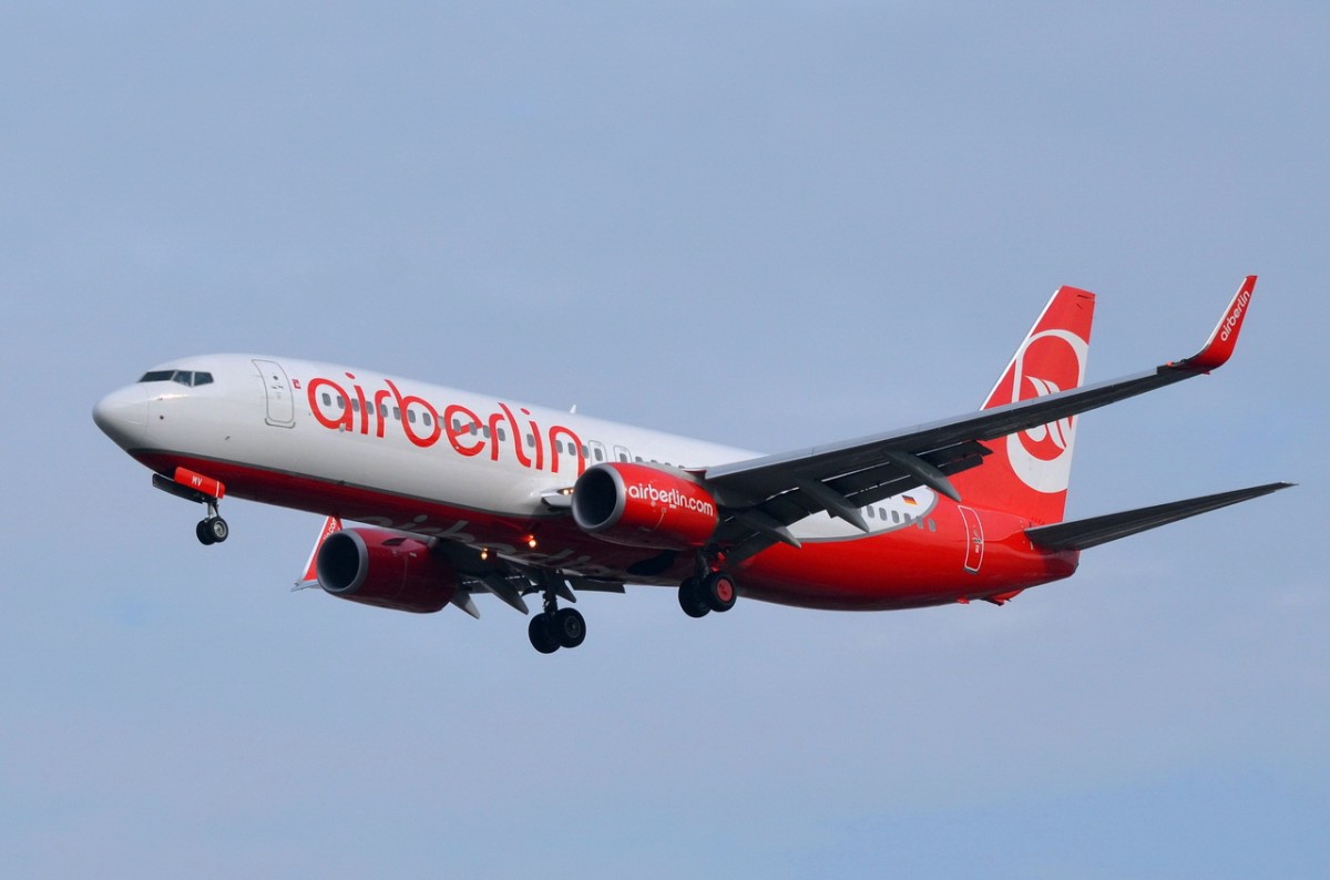 D-ABMV Air Berlin Boeing 737-86J(WL)    am 05.11.2014 Landeanflug Tegel
