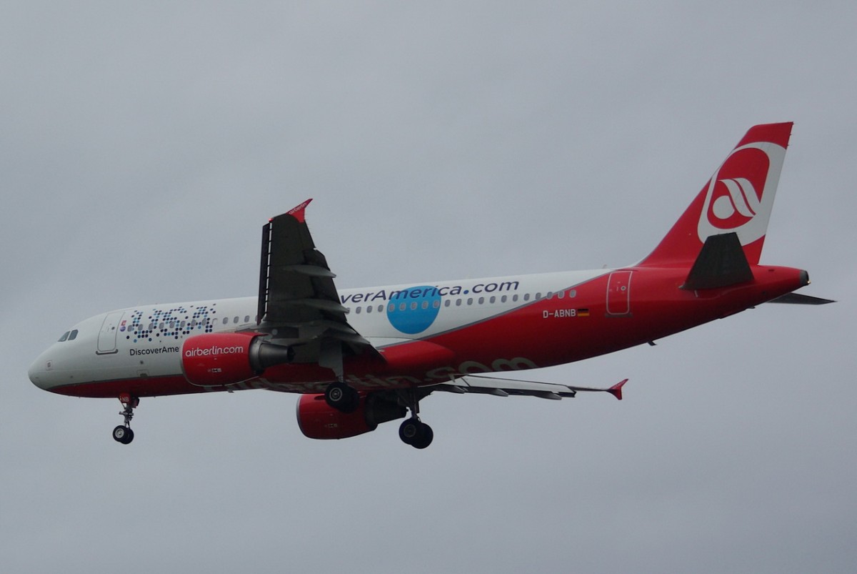 D-ABNB Air Berlin Airbus A320-214   beim Landeanflug Tegel am 16.12.2014