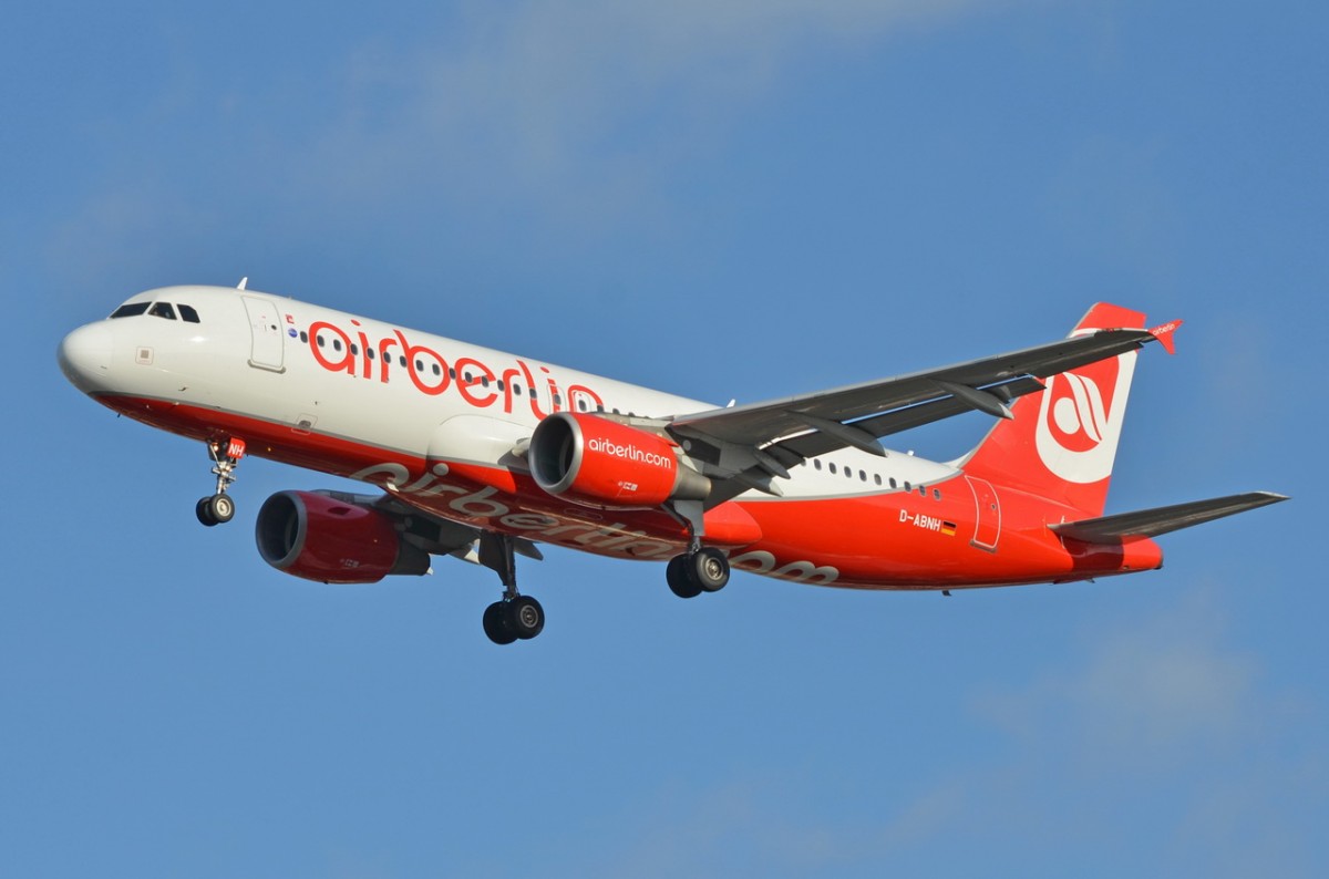 D-ABNH Air Berlin Airbus A320-214   Landeanflug Tegel am 29.01.2015