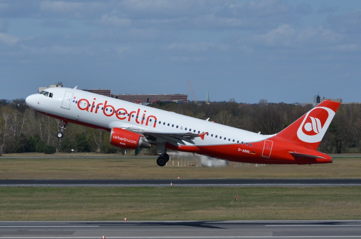 D-ABNL Air Berlin Airbus A320-214   gestartet am 16.04.2015 in Tegel