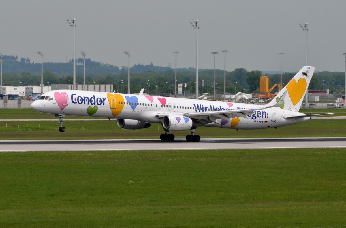D-ABON Condor Boeing 757-330(WL) am 12.05.2015 in München bei der Landung