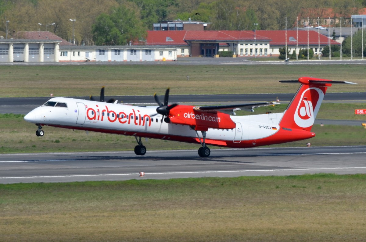 D-ABQA Air Berlin De Havilland Canada DHC-8-402Q Dash 8  beim Start am 29.04.2015 in Tegel