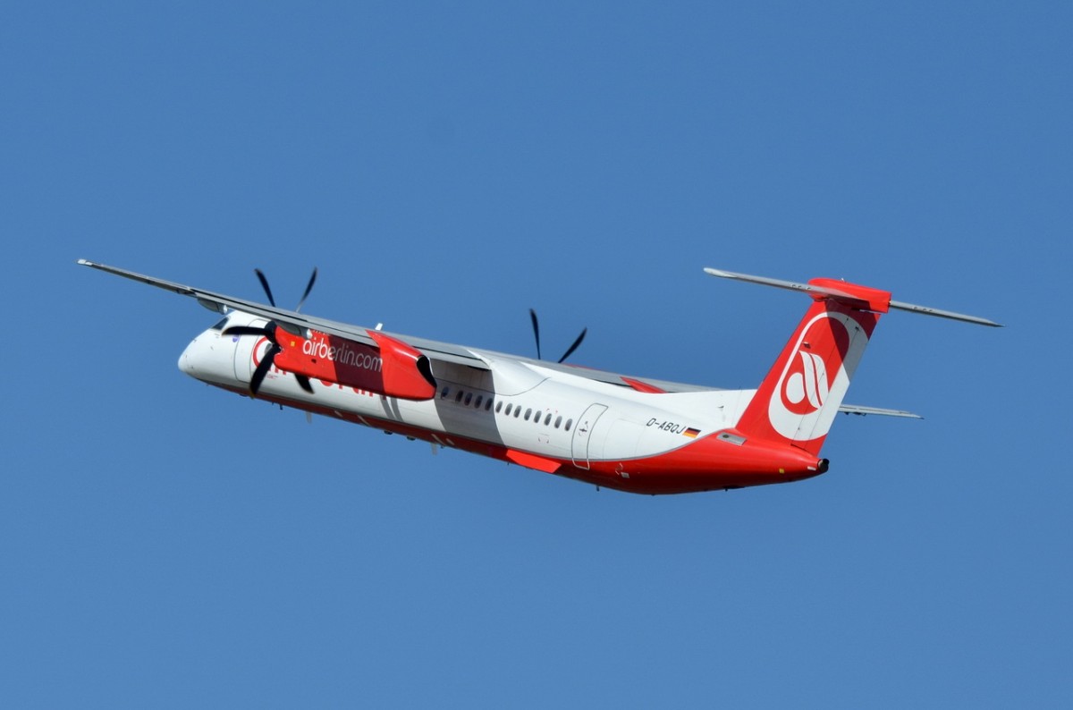 D-ABQJ Air Berlin De Havilland Canada DHC-8-402Q Dash 8  am 16.04.2015 in Tegel gestartet