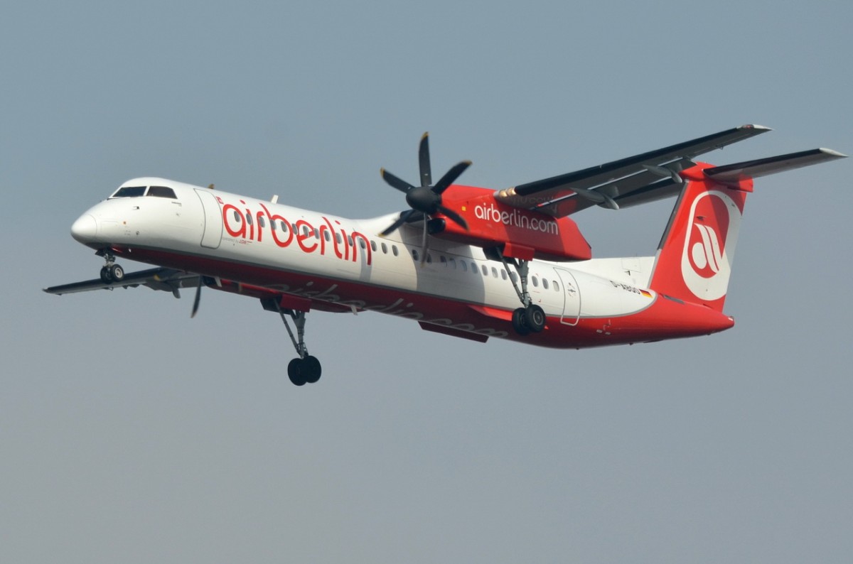 D-ABQO Air Berlin De Havilland Canada DHC-8-402Q Dash 8   am 24.03.2015 beim Anflug auf Tegel