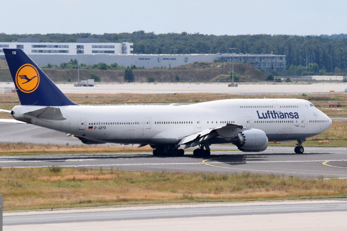 D-ABYR Lufthansa Boeing 747-830  Bremen   vor dem Start am 01.08.2016 in Frankfurt