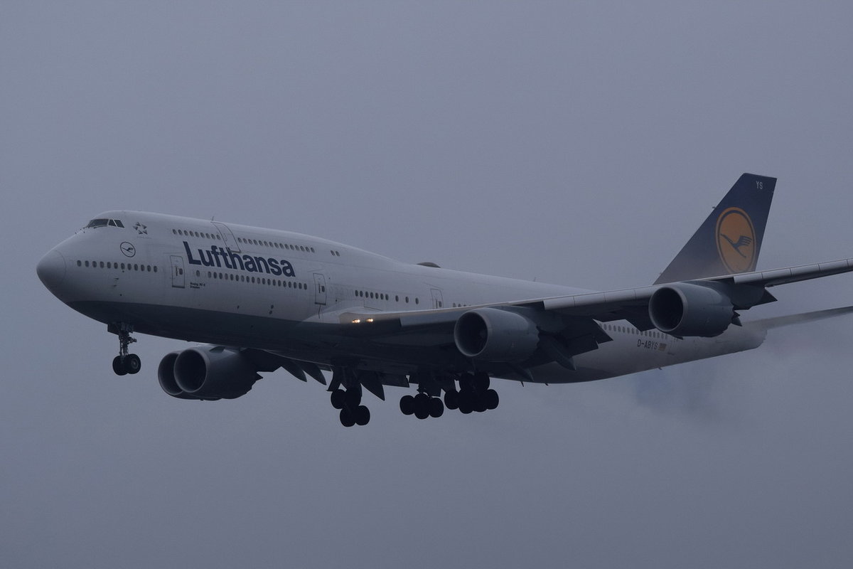 D-ABYS Lufthansa Boeing 747-830 ,  Dresden   , FRA , 04.12.2017