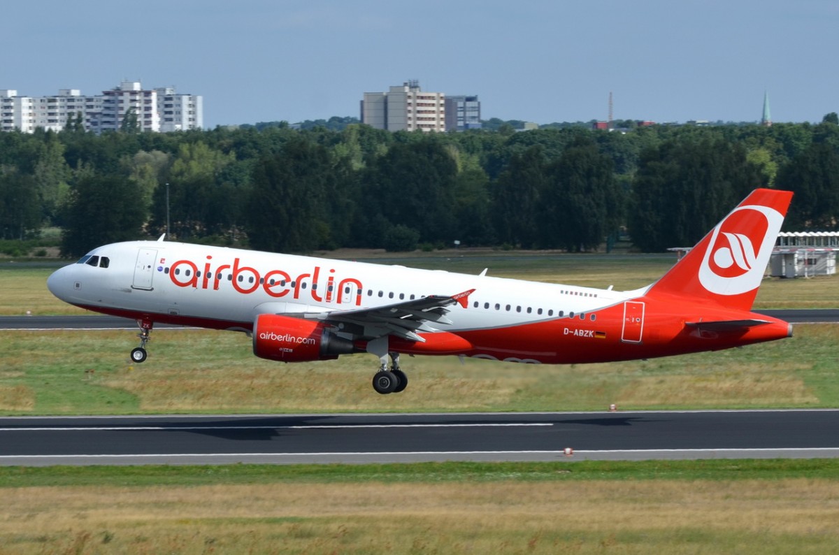 D-ABZK Air Berlin Airbus A320-216    gestartet in Tegel am 28.07.2015