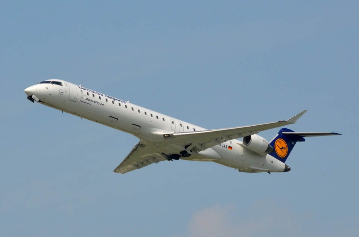 D-ACKA Lufthansa CityLine Canadair CL-600-2D24 Regional Jet CRJ-900LR  gestartet in München  13.05.2015