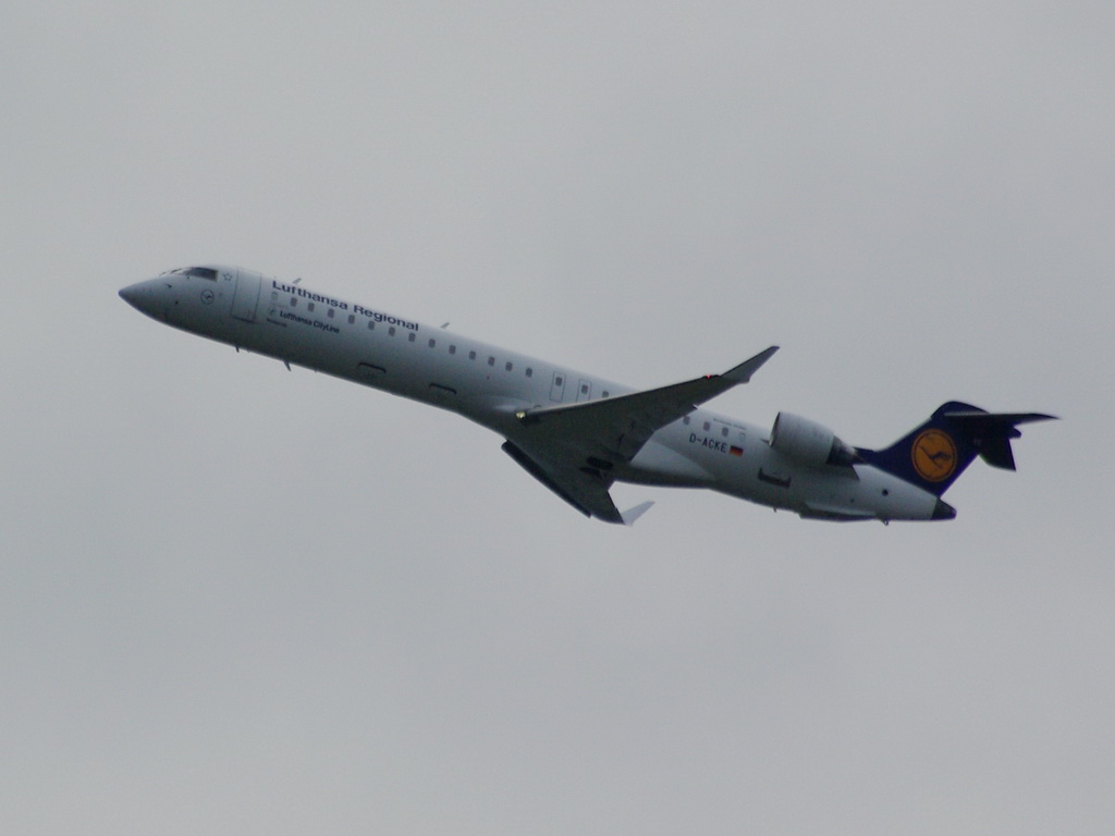D-ACKE Lufthansa Regional (CityLine) Canadair Regional Jet CRJ-900ER      

14.09.2013    Flughafen Mnchen