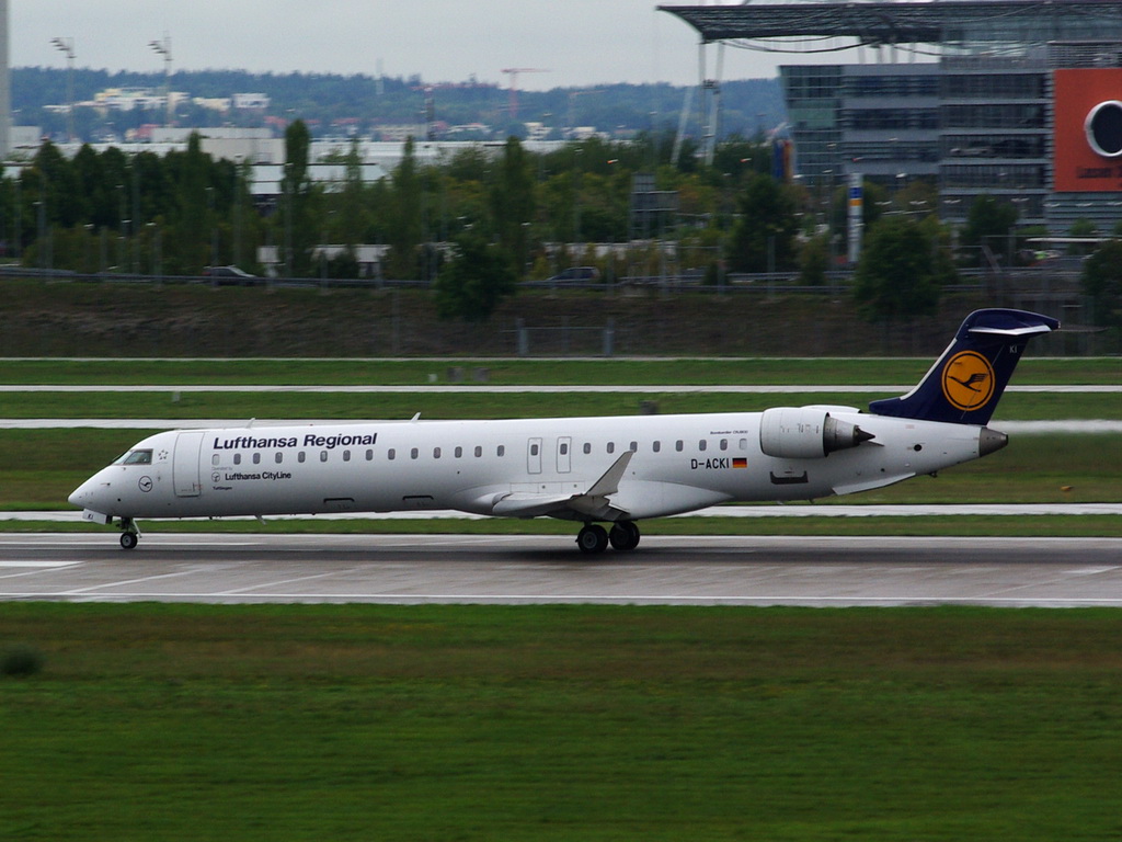 D-ACKI Lufthansa CityLine Canadair CL-600-2D24 Regional Jet CRJ-900LR

15.09.2013   Flughafen Mnchen