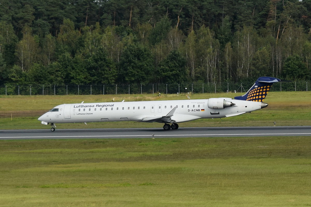 D-ACNB Lufthansa CityLine Canadair CL-600-2D24 Regional Jet CRJ-900LR  gelandet am 01.10.2016 in Nürnberg
