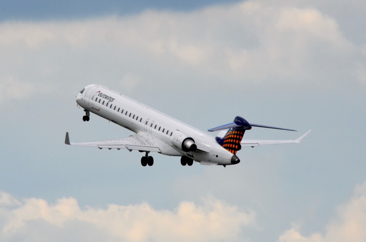 D-ACNI Eurowings Canadair CL-600-2D24 Regional Jet CRJ-900LR   gestartet in Tegel am 20.08.2014