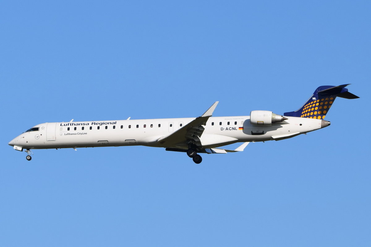 D-ACNL Eurowings Canadair CL-600-2D24 Regional Jet CRJ-900LR  , MUC , 15.10.2016