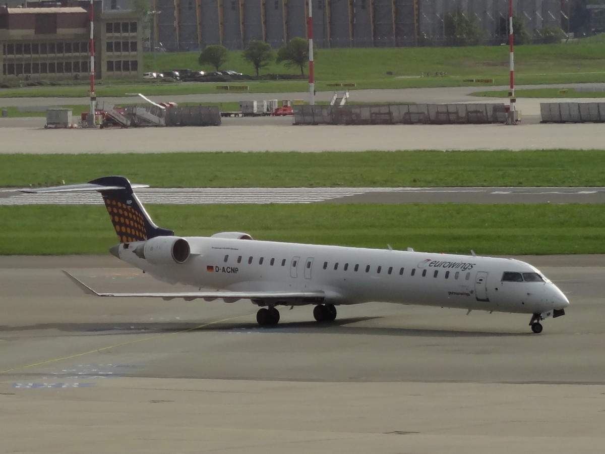 D-ACNP Eurowings Canadair CL-600-2D24 Regional Jet CRJ-900LR   in Hamburg gelandet  01.05.2014