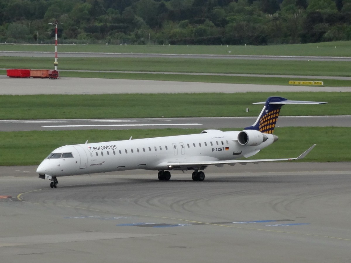 D-ACNT Eurowings Canadair CL-600-2D24 Regional Jet CRJ-900LR  in Hamburg gelandet  02.05.2014