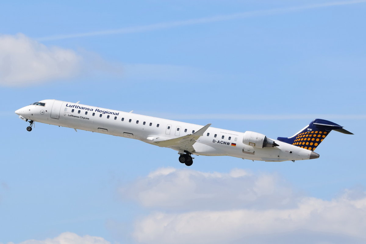 D-ACNW Eurowings Canadair CL-600-2D24 Regional Jet CRJ-900LR  , MUC , 17.06.2017