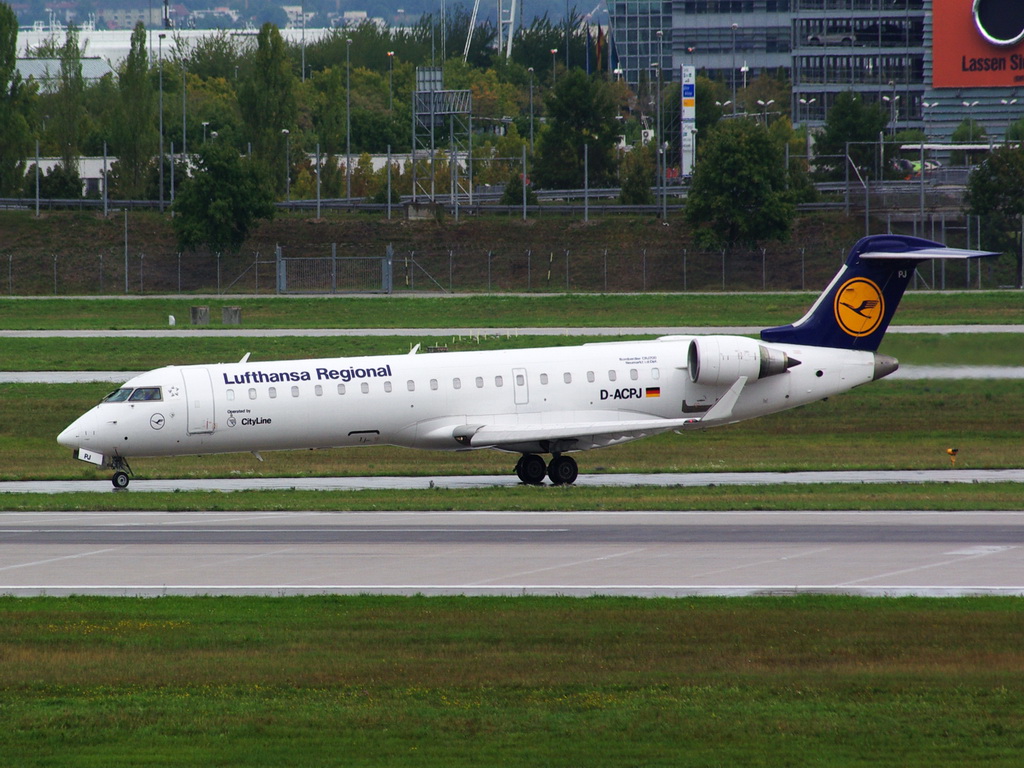 D-ACPJ Lufthansa CityLine Canadair CL-600-2C10 Regional Jet CRJ-701ER 

15.09.2013  Flughafen Mnchen