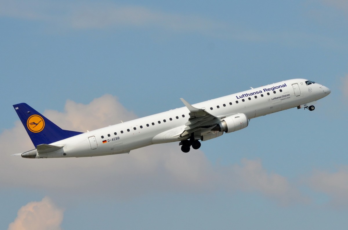D-AEBB Lufthansa CityLine Embraer ERJ-195LR (ERJ-190-200 LR)   gestartet in München am 10.09.2015