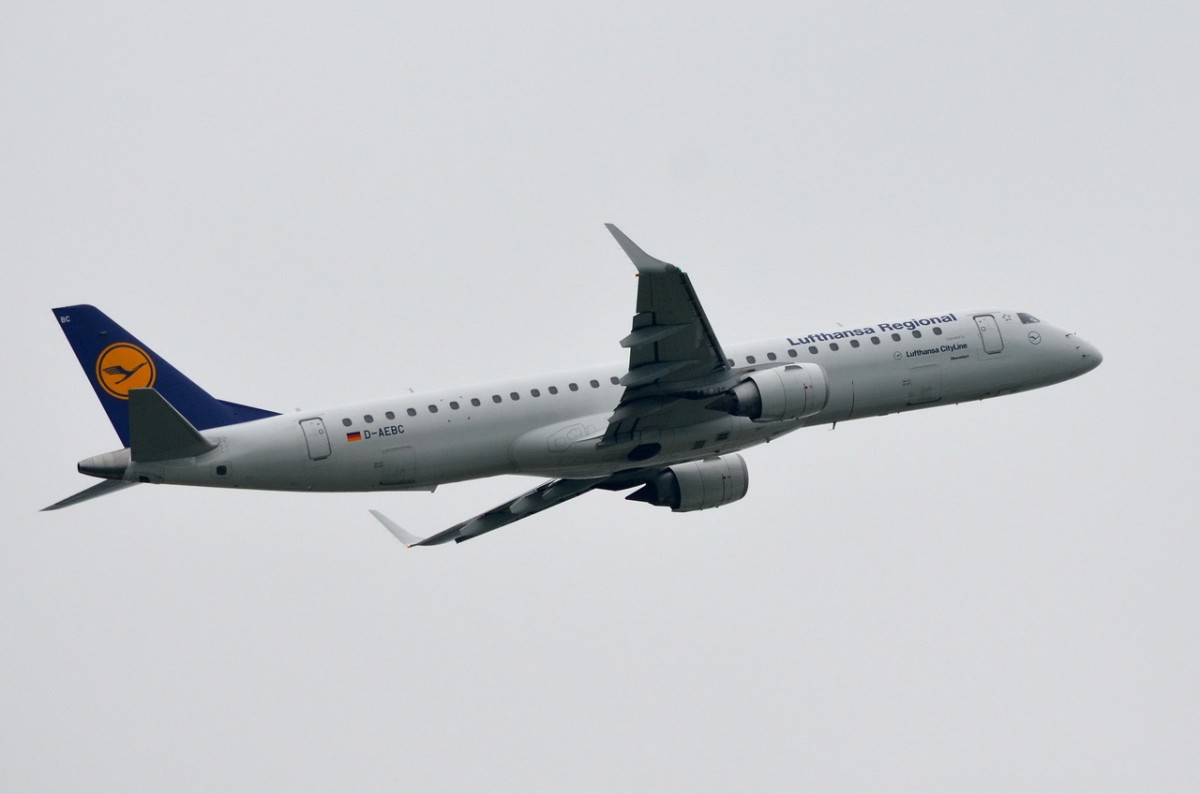 D-AEBC Lufthansa CityLine Embraer ERJ-195LR (ERJ-190-200 LR)  in München gestartet  15.05.2015