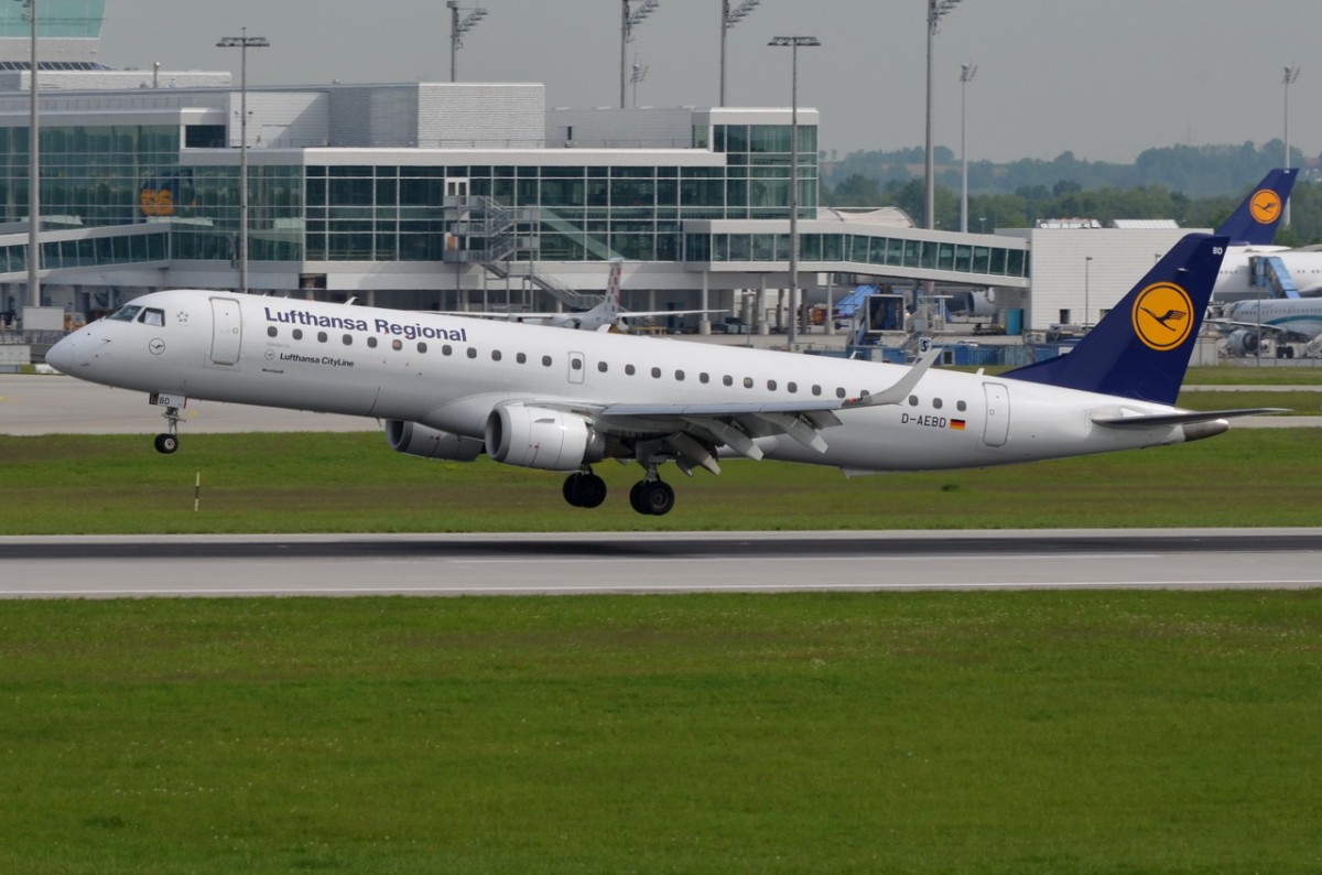D-AEBD Lufthansa CityLine Embraer ERJ-195LR (ERJ-190-200 LR)  vor der Landung am 12.05.2015 in München
