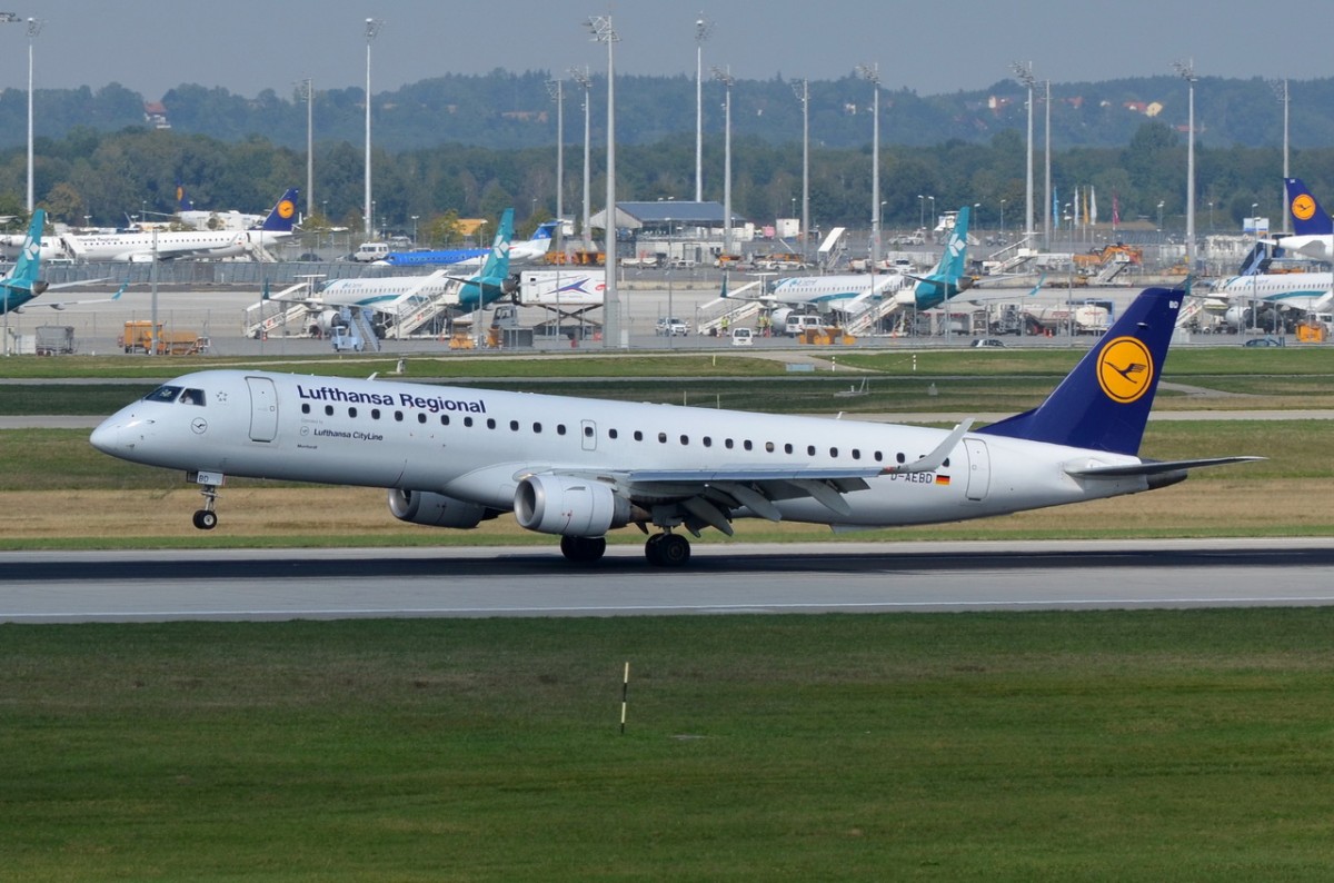 D-AEBD Lufthansa CityLine Embraer ERJ-195LR (ERJ-190-200 LR)  bei der Landung am 11.09.2015 in München