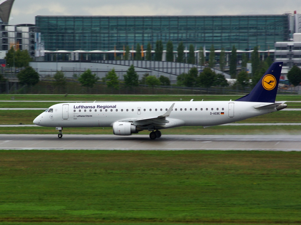 D-AEBE Lufthansa CityLine Embraer ERJ-195LR (ERJ-190-200 LR)  

15.09.2013  Flughafen Mnchen