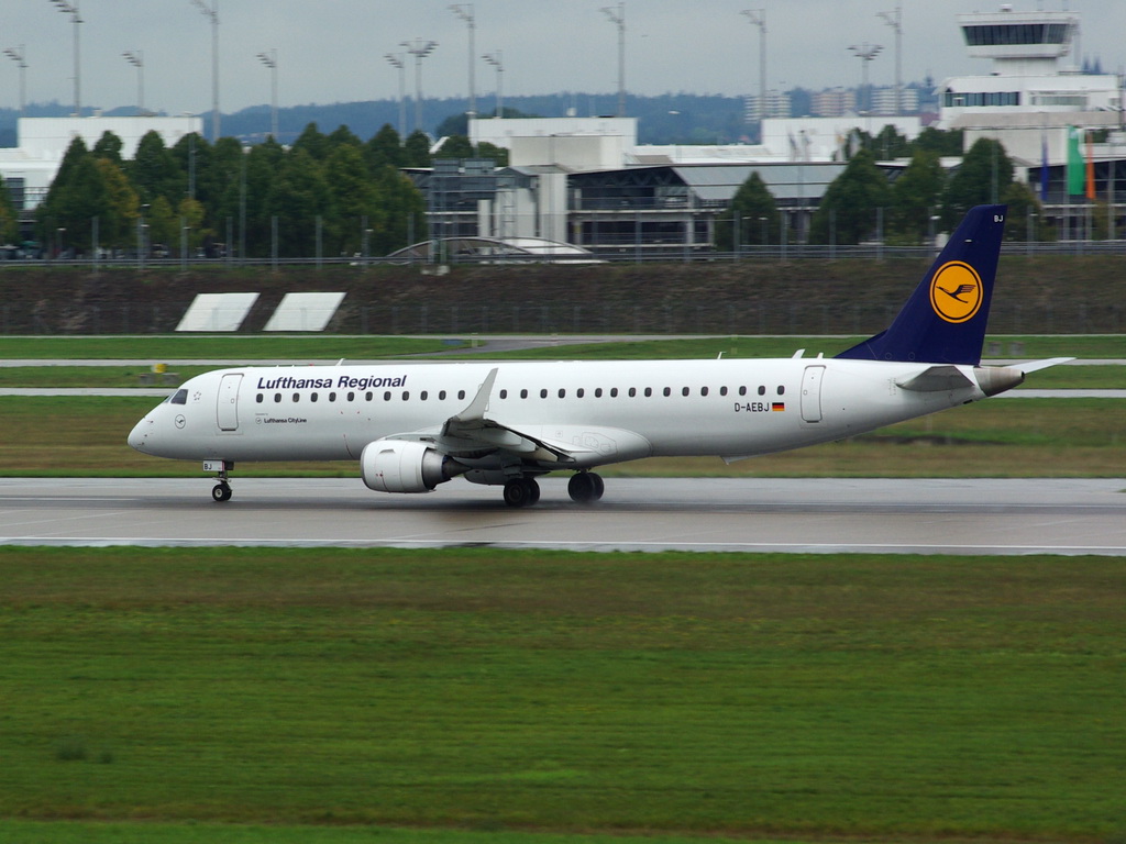 D-AEBJ Lufthansa CityLine Embraer ERJ-195LR (ERJ-190-200 LR)  

15.09.2013    Flughafen Mnchen