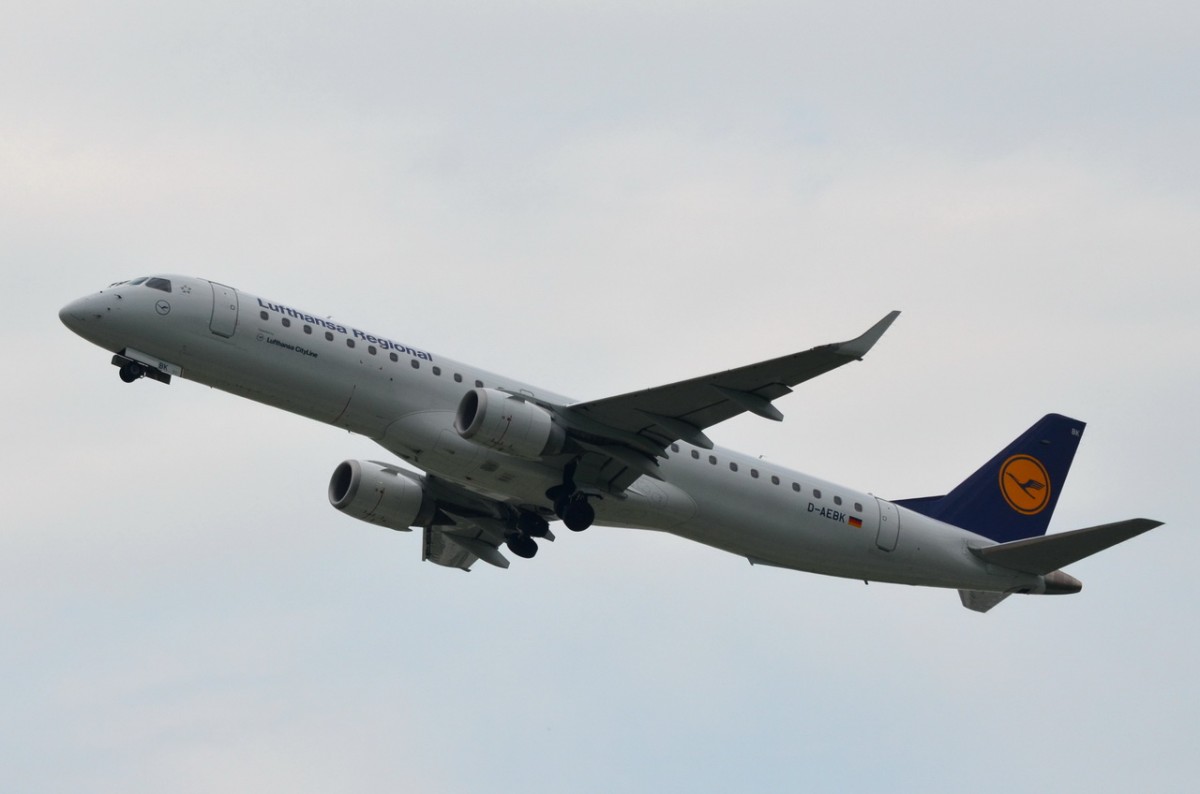 D-AEBK Lufthansa CityLine Embraer ERJ-195LR (ERJ-190-200 LR)  gestartet in München am 13.05.2015