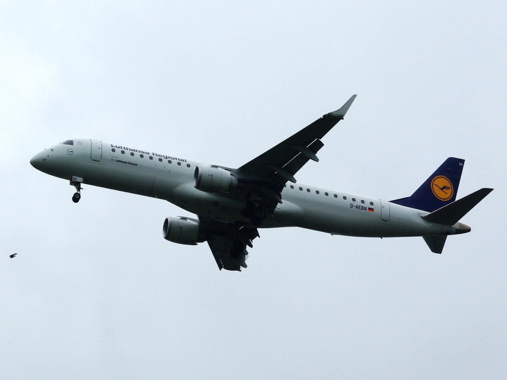 D-AEBN Lufthansa CityLine Embraer ERJ-195LR (ERJ-190 bis 200 LR)    13.09.2013

Flughafen Mnchen
