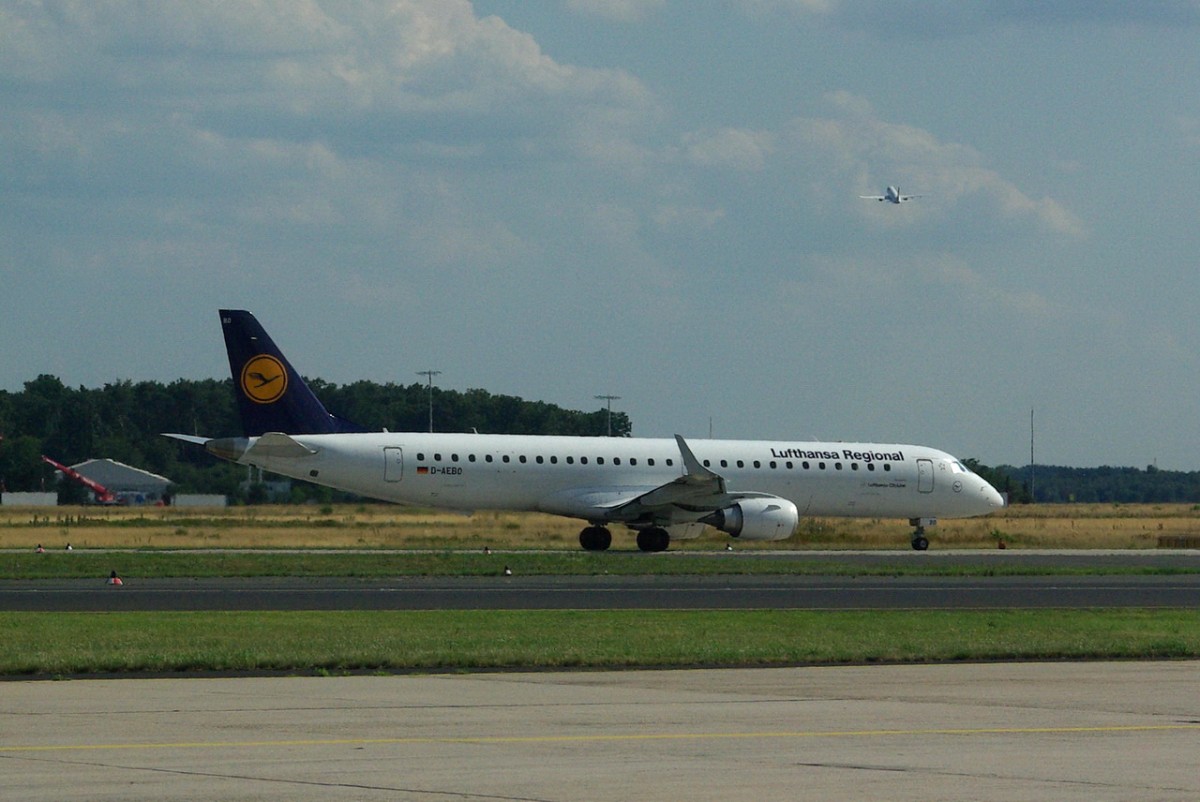 D-AEBO Lufthansa Cityline Embraer ERJ-195LR (ERJ-190 bis 200 LR)   zum Start in Frankfurt am 16.07.2014