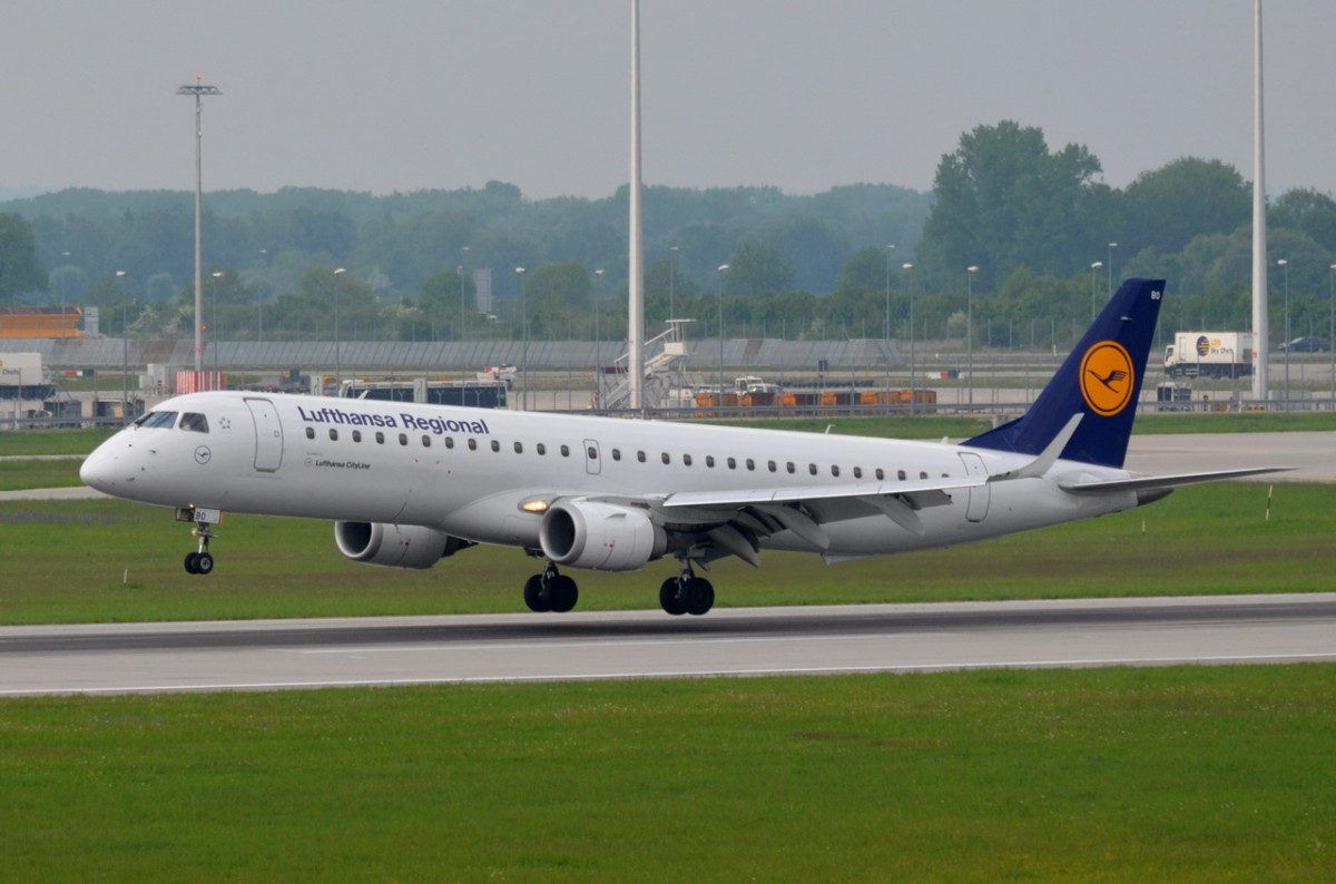 D-AEBO Lufthansa CityLine Embraer ERJ-195LR (ERJ-190-200 LR) kurz vor der Landung in München  13.05.2015
